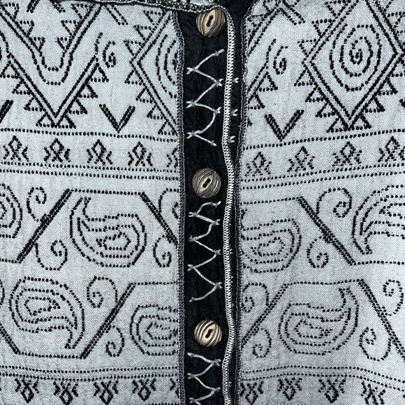 Handmade Geometric Patterned Cotton Jacket in Black and Gray Large - Picture 3 of 3